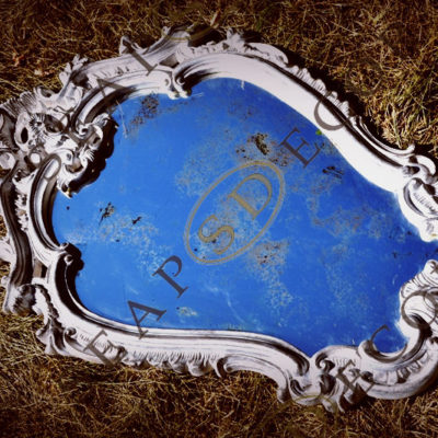 Лот 5l. Состаренное зеркало в гипсовой раме EXT.2005